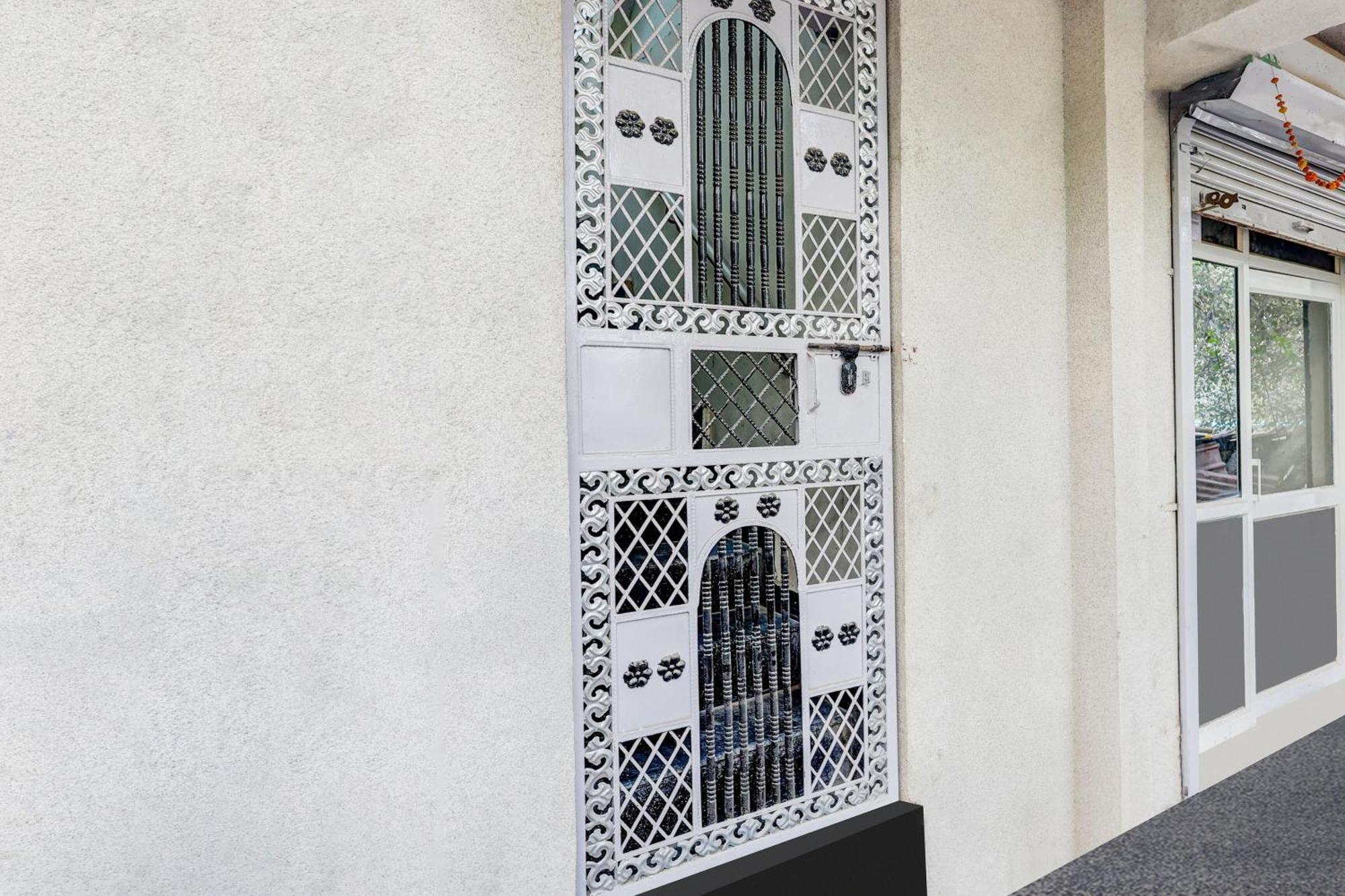Hotel O Govind Residency Új-Delhi Kültér fotó